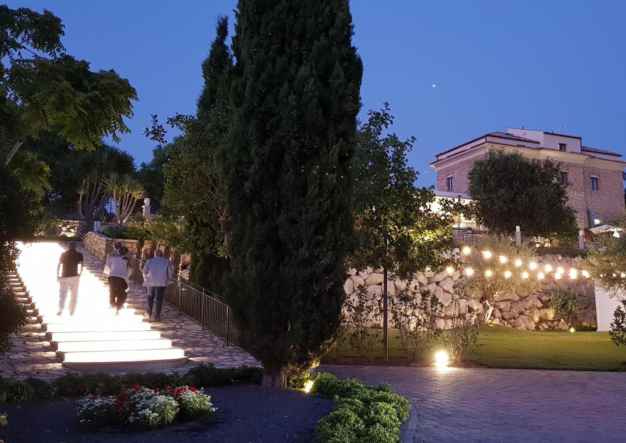Hotel Villa Flora Relais Caltanissetta Esterno foto