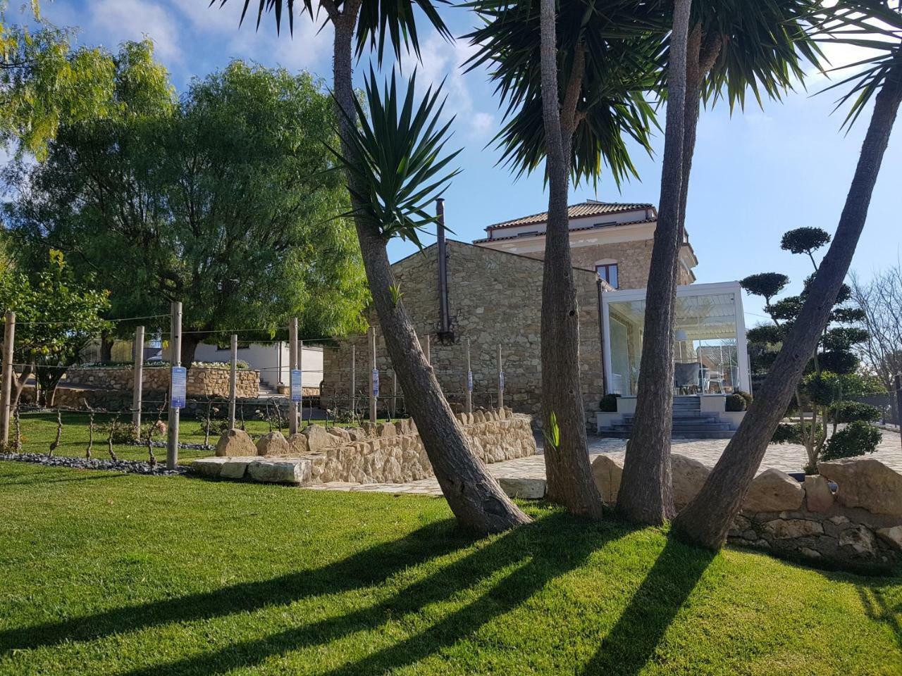 Hotel Villa Flora Relais Caltanissetta Esterno foto