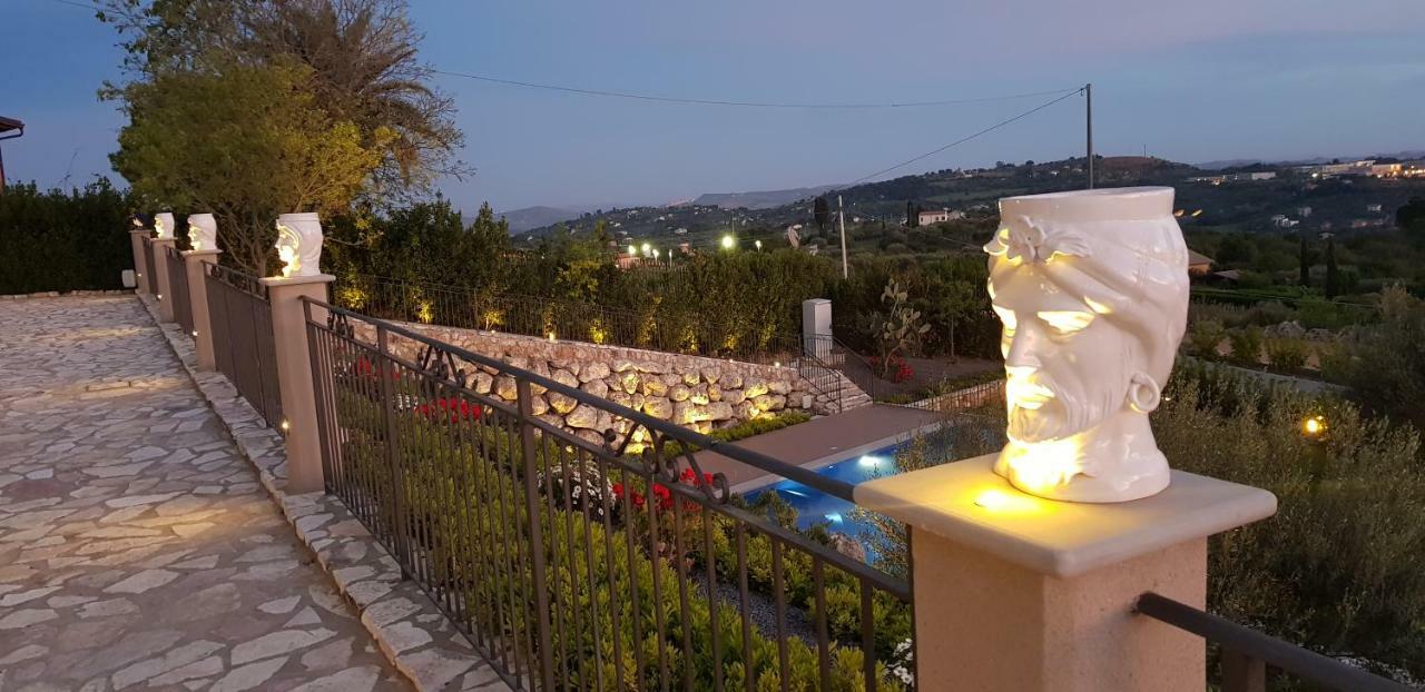 Hotel Villa Flora Relais Caltanissetta Esterno foto
